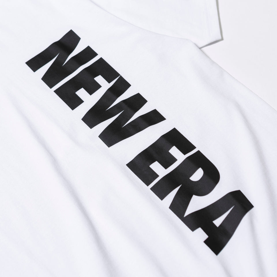 半袖 コットン Tシャツ バーチカル NEW ERA ロゴ ホワイト リラックスフィット