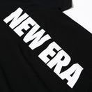 半袖 コットン Tシャツ バーチカル NEW ERA ロゴ ブラック リラックスフィット