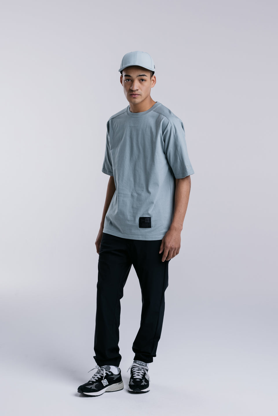オーバーサイズド 半袖 コットン Tシャツ NEW ERA BLACK LABEL セージグリーン