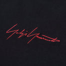 半袖 コットン Tシャツ Yohji Yamamoto SS21 シグネチャーロゴ ブラック × メタリックレッド レギュラーフィット
