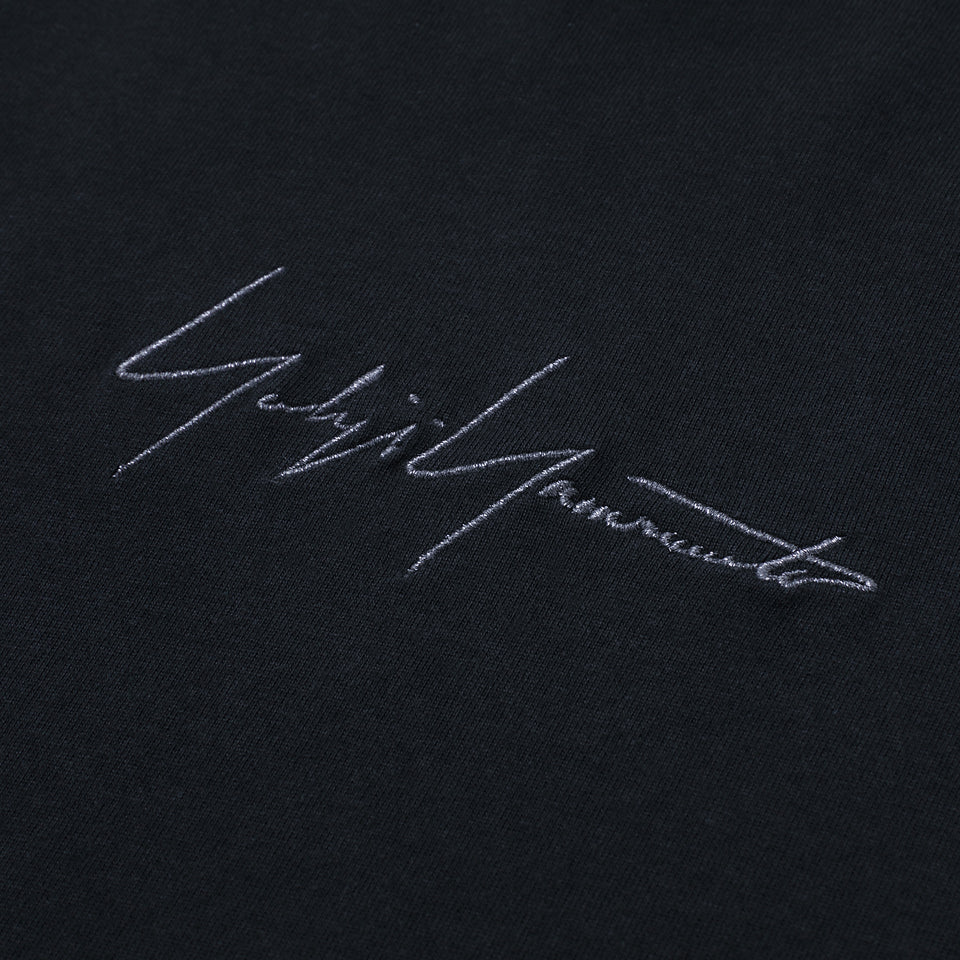 半袖 コットン Tシャツ Yohji Yamamoto SS21 シグネチャーロゴ ブラック × メタリックブラック レギュラーフィット