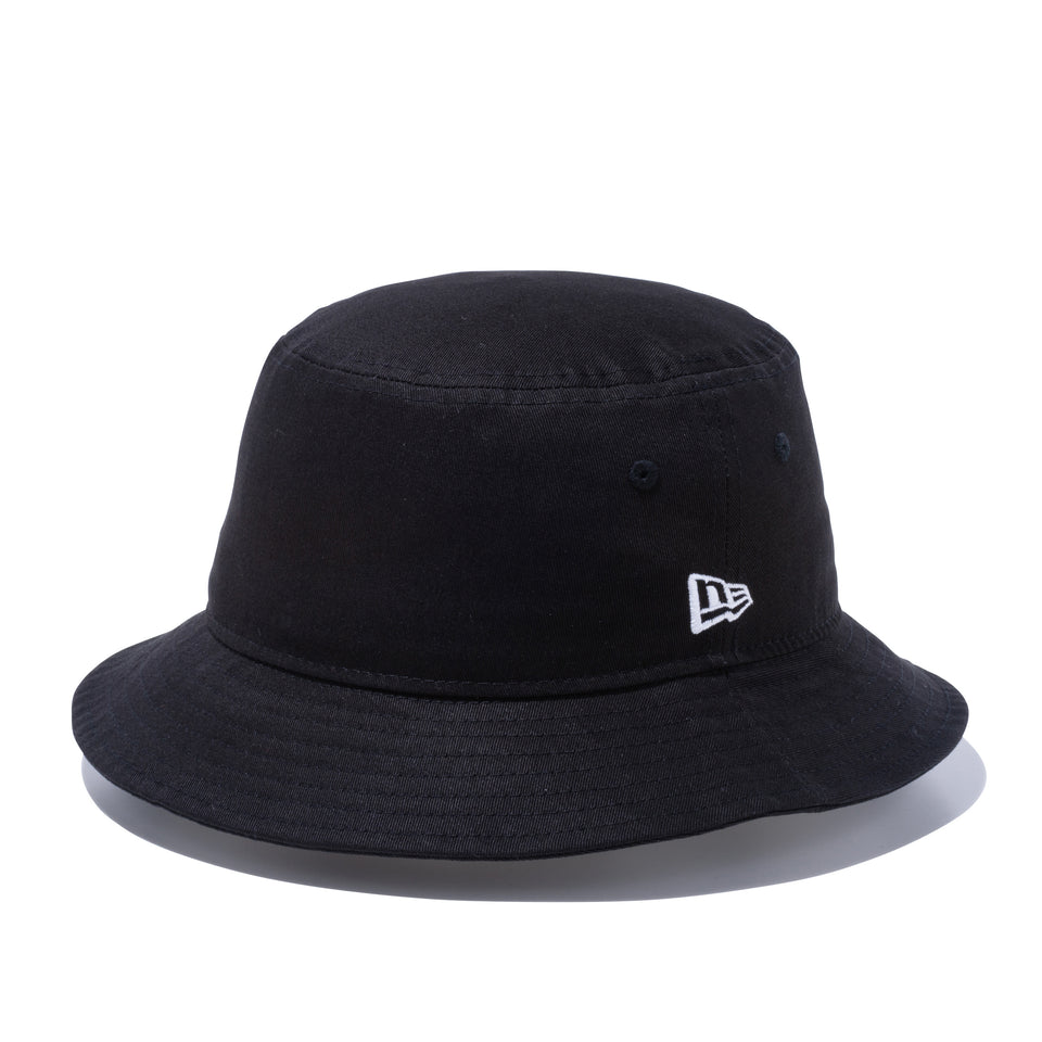バケット01 エッセンシャル NEW ERA ブラック × スノーホワイト