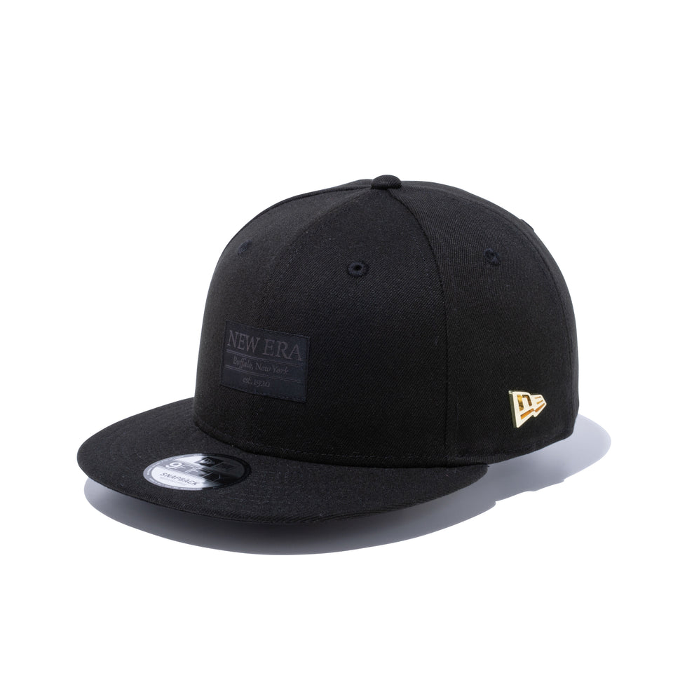 9FIFTY メタルフラッグロゴ ウーブンパッチ ブラック シャイニーゴールドメタルピン | NEW ERA ニューエラ公式オンラインストア