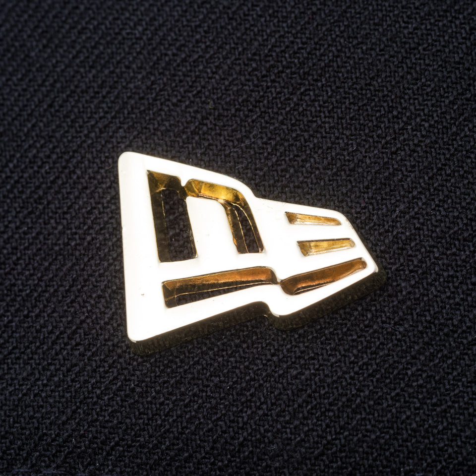 9FIFTY メタルフラッグロゴ ウーブンパッチ ブラック シャイニーゴールドメタルピン