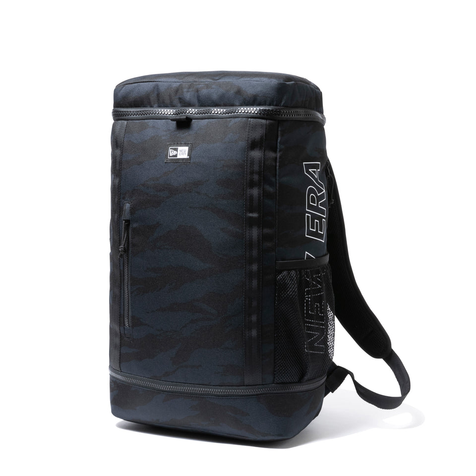 ボックスパック 32L プリントロゴ アウトライン タイガーストライプカモネイビー / ブラック