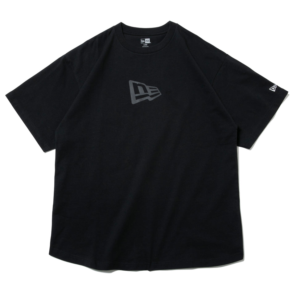 オーバーサイズド 半袖 コットン Tシャツ フラッグロゴ ブラック × ブラック | NEW ERA ニューエラ公式オンラインストア
