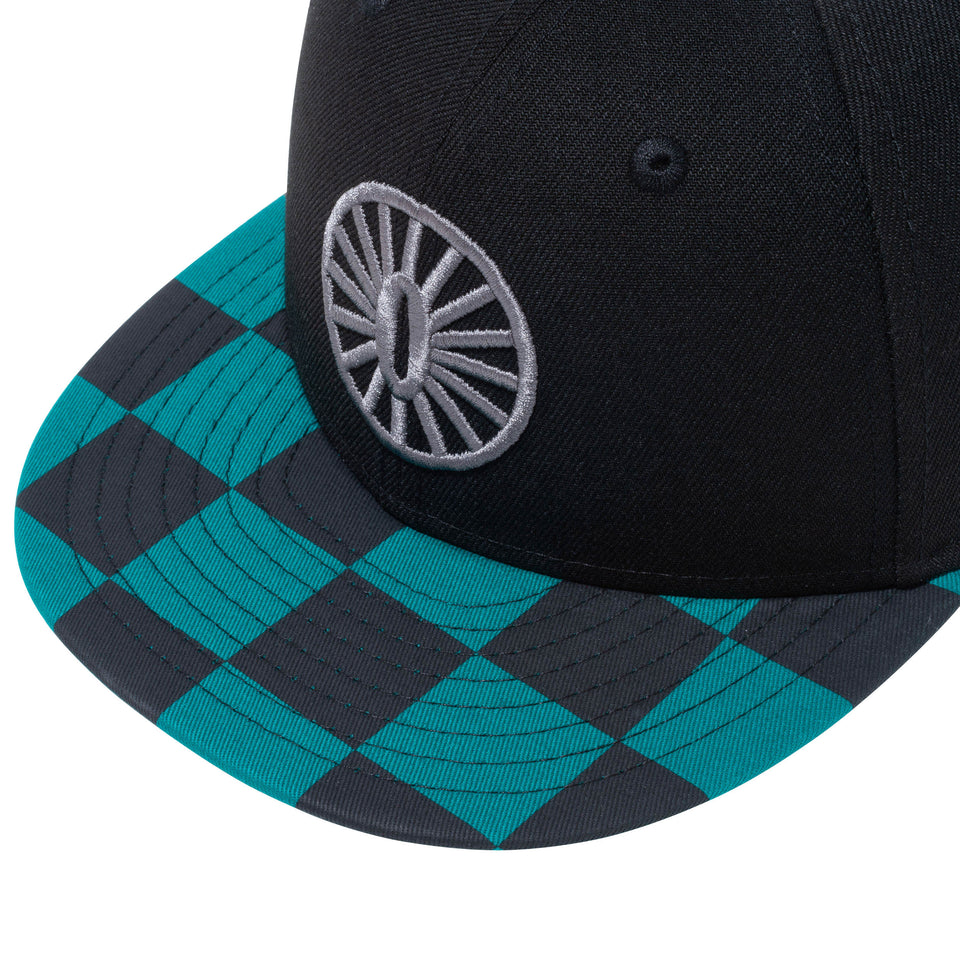 Youth 9FIFTY 鬼滅の刃 竈門炭治郎 鍔 ブラック × パイングリーン