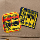 9FORTY A-Frame NYC ステッカー ブリティッシュカーキ