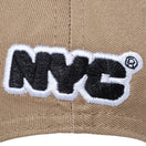 9FORTY A-Frame NYC ステッカー ブリティッシュカーキ