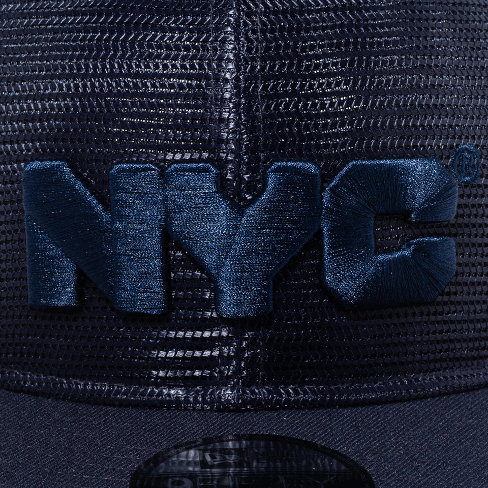 9FIFTY トラッカー NYC チャンキーロゴ ネイビー × ネイビー