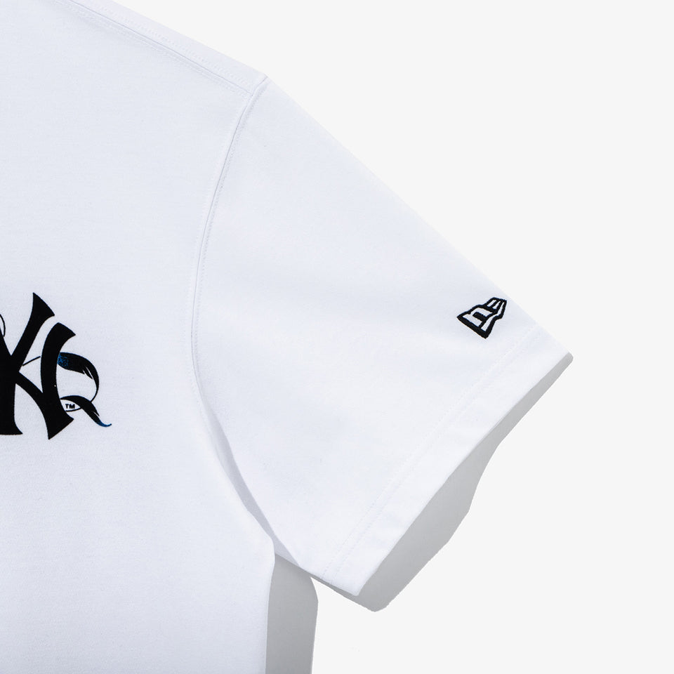 半袖 パフォーマンス Tシャツ BTS × MLB ブラック Swan ニューヨーク・ヤンキース ホワイト レギュラーフィット